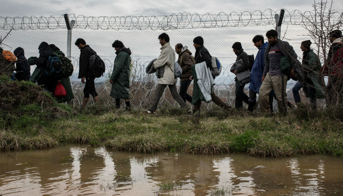 'Yunanistan göçmenleri zorla Türkiye'ye gönderiyor'