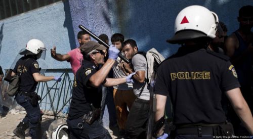 Midilli'de polis ile mülteciler arasında arbede