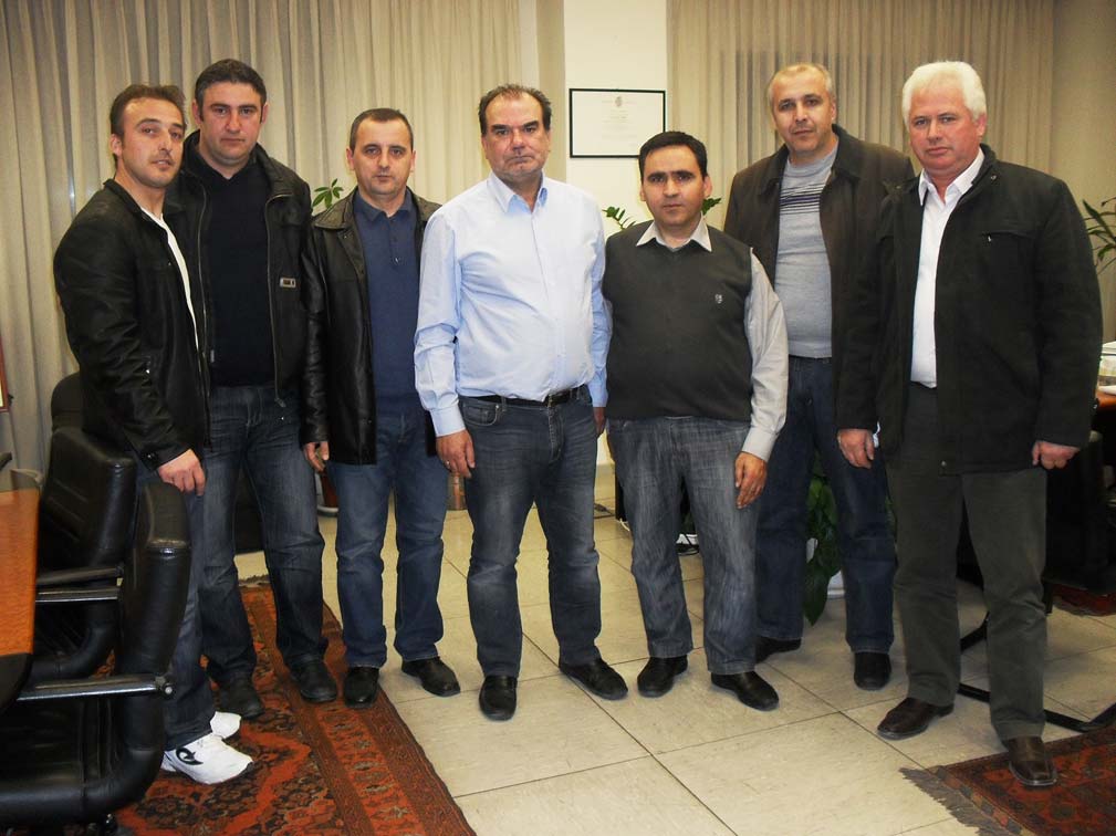 Harmanlık Derneği Yöneticileri Yannnakidis’i ziyaret etti