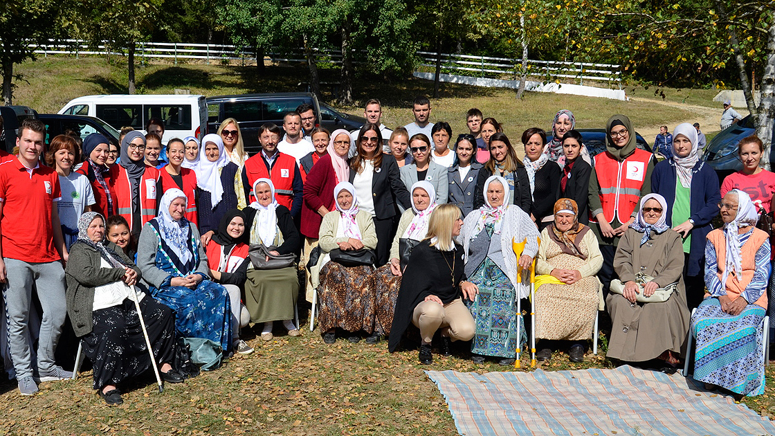 Türk Kızılaydan Srebrenitsa'da aile ekonomisine katkı