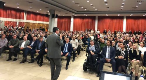 Alişan Kapaklıkaya'nın söyleşi programına soydaşlardan büyük ilgi