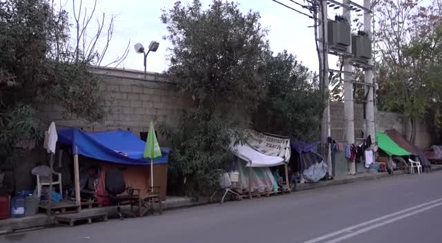 Yunanistan'da kamp dışındaki göçmenler yaşam mücadelesi veriyor