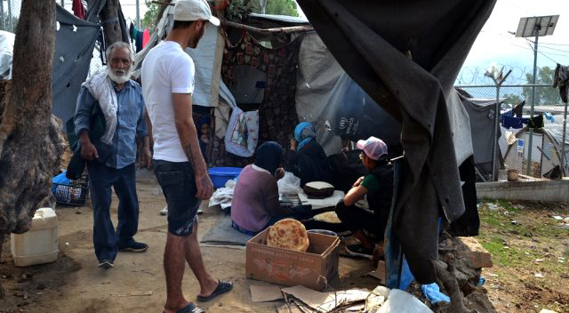 Yunanistan'dan mülteci kampı hamlesi