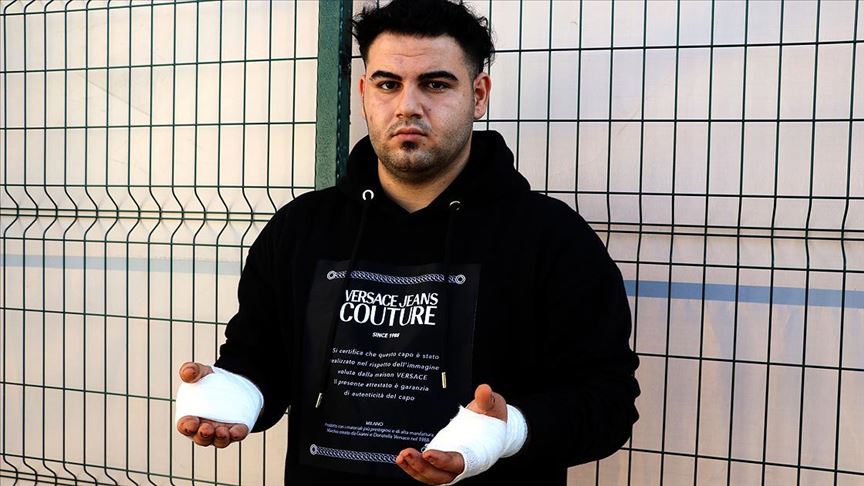 'Yunanistan'da bizi dövdüler, ellerimi bıçakla kestiler'