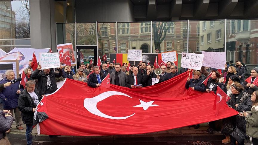 Almanya'da Atatürk'e yönelik çirkin yayına protesto