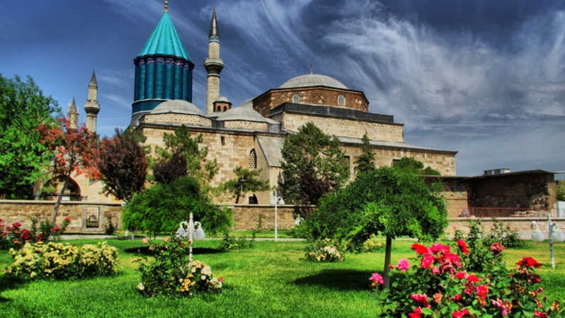 Mevlana Celaleddin-i Rumi vefatının 746. yılında anılıyor