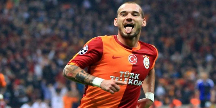 Sneijder, jubile maçına iki Türk futbolcuyu da davet etti