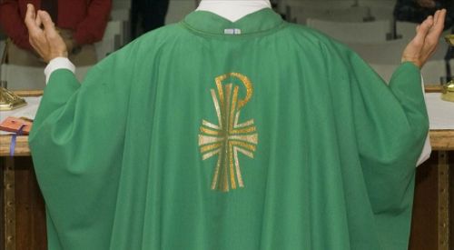 Çin'de Protestan rahip hapse mahkum edildi