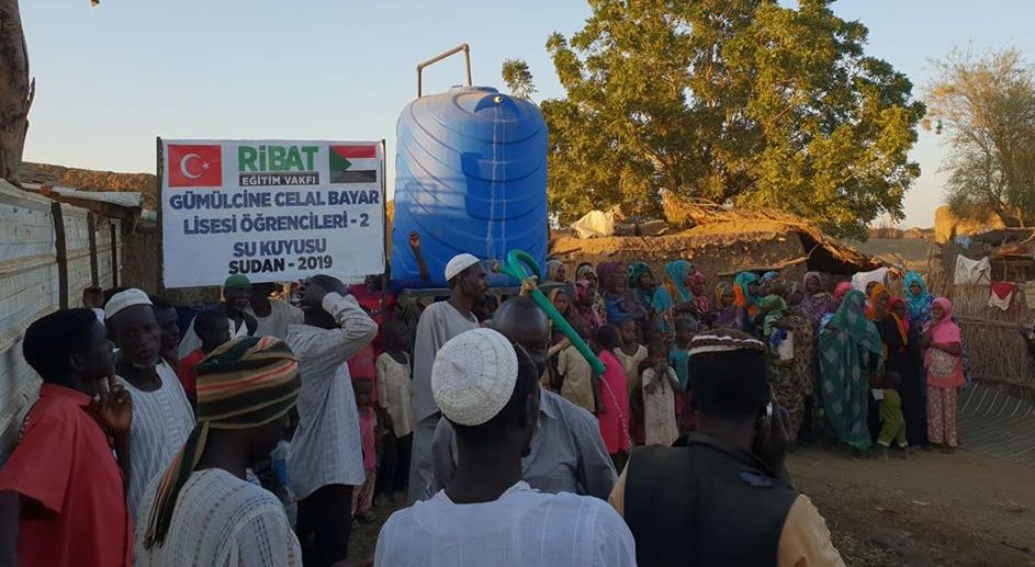 Celal Bayar Lisesi öğrencileri Sudan’da su kuyusu açtırdı