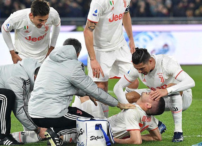 Sakatlanan Merih Demiral'a Ronaldo ve Dybala destek oldu