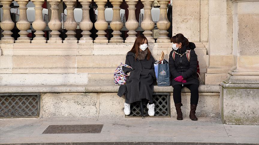 Fransa'da yeni tip koronavirüs vakası 5'e yükseldi