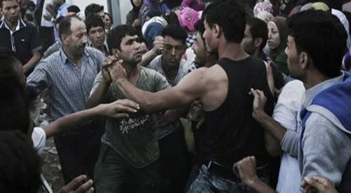 Atina'da göçmen kampında bıçaklı kavga: 1 ölü