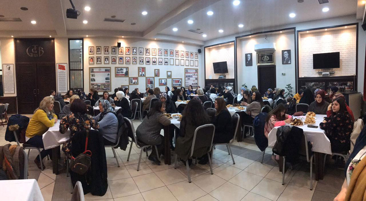 Gümülcineli bayanlar GTGB'nin çay gününde buluştu