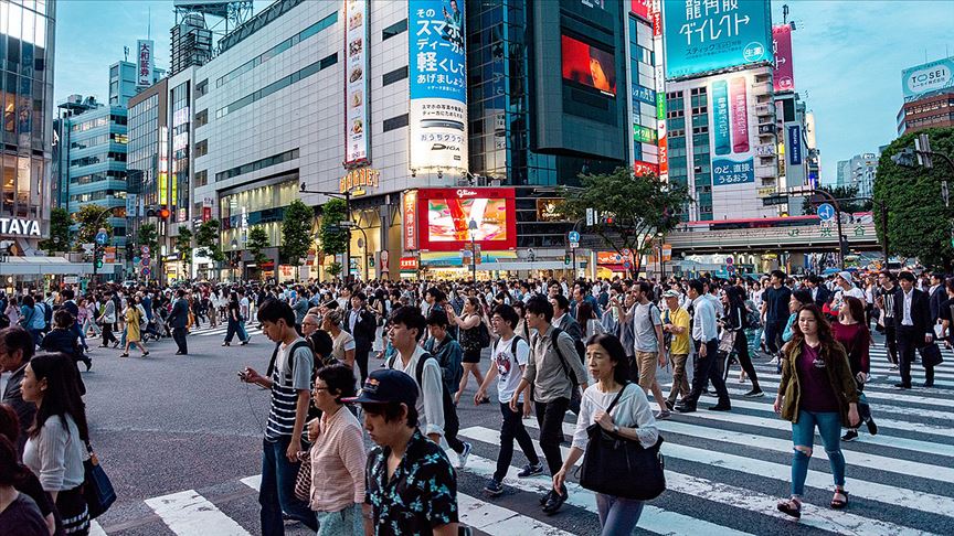 Japonya 70 yaşına kadar çalışmanın önünü açıyor