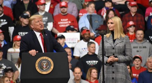 Trump: Nisanda havaların ısınmasıyla koronavirüs biter