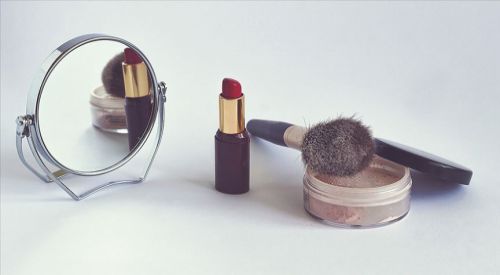 Gebelikte paraben içeren kozmetik ürünleri bebeğin kilolu olmasına yol açabilir