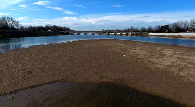 Meriç Nehri en düşük seviyelerinde akıyor
