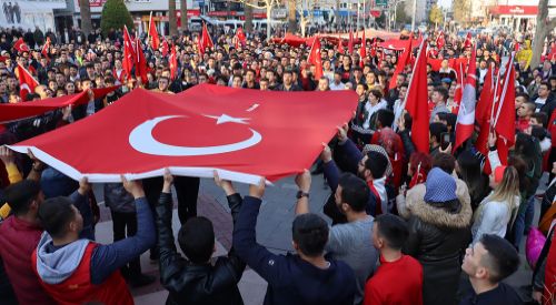 Türkiye Mehmetçik için tek yürek