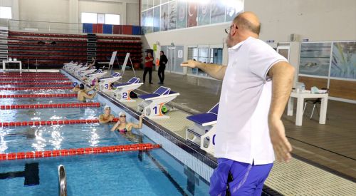 Yunanistan Yüzme Milli Takımı Erzurum'da güç depoluyor