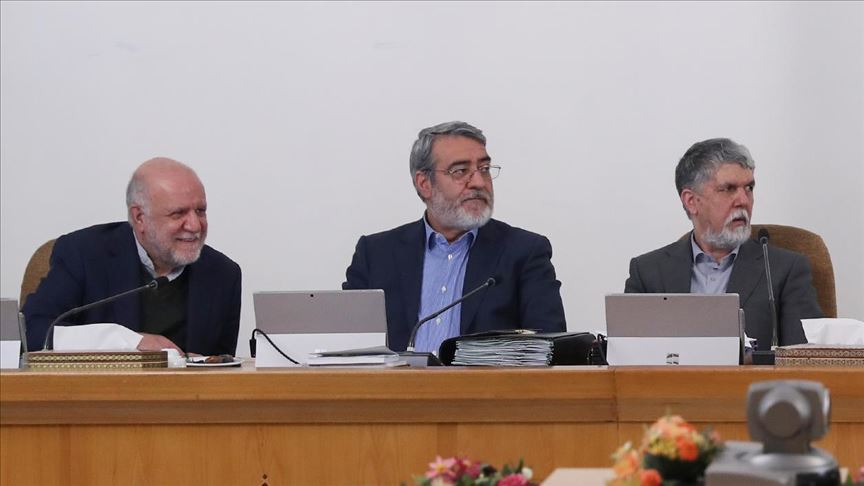 Yoğun bakımda kalan İranlı Bakan koronavirüsü yendi