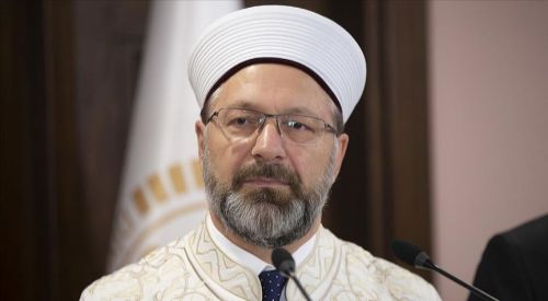 'Cami ve mescitlerde cemaatle namaza ara verilecek'