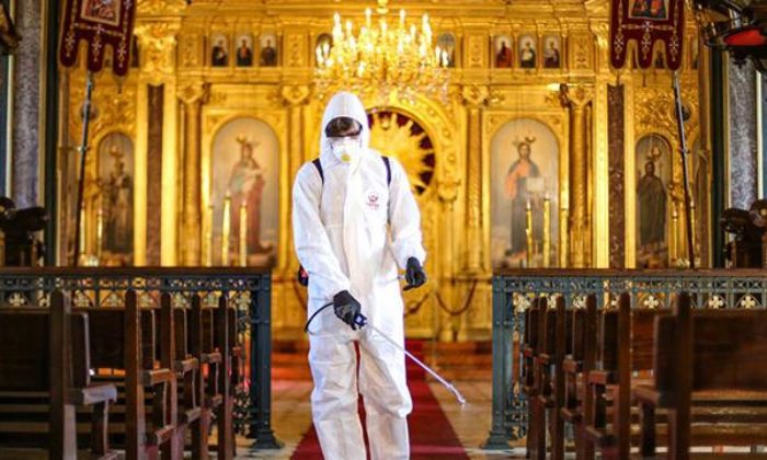 Fransa'da Kovid-19'un Kiliseden yayıldığı ortaya çıktı