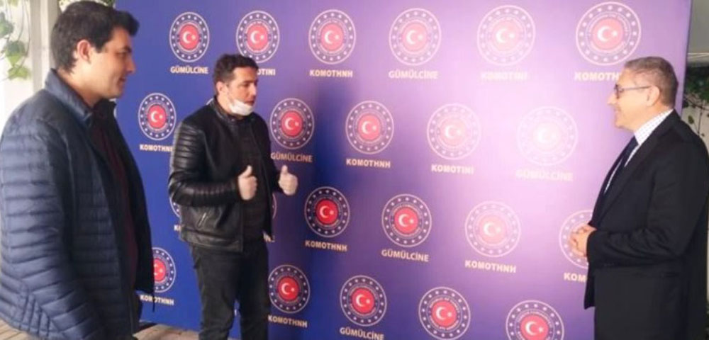 Harmanlık Derneği yöneticileri Başkonsolos Ömeroğlu'nu ziyaret etti