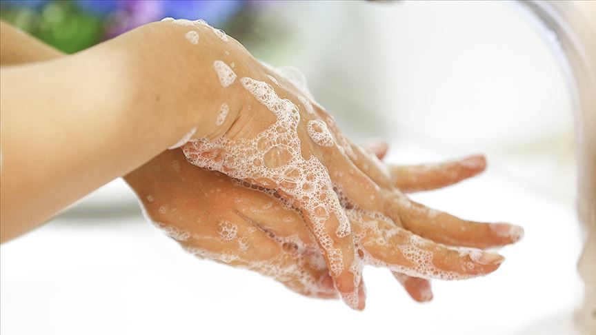 Kovid-19'a karşı en etkin korunma: El temizliği ve fiziksel mesafe