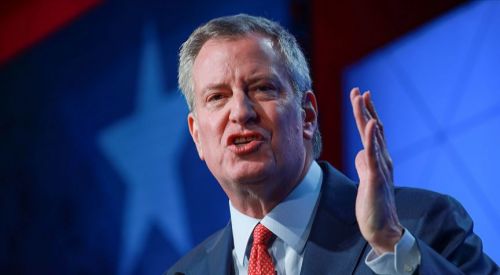 New York Belediye Başkanından Trump'a: New York için 'Bırakın ölsün' mü diyorsun?