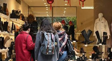 Ποια καταστήματα ανοίγουν τη Δευτέρα