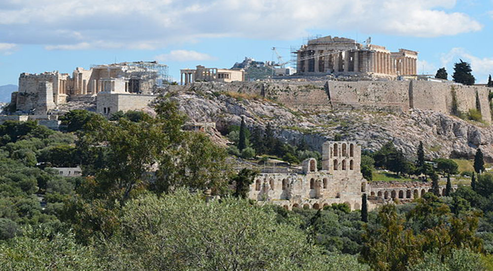 Akropolis ve diğer arkeolojik alanlar ziyarete açıldı