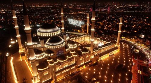 Sema kapılarının açıldığı Kadir Gecesi bugün idrak edilecek