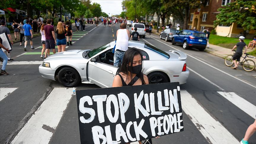 ABD'de polisin bir siyahiyi boğarak öldürmesi infiale neden oldu