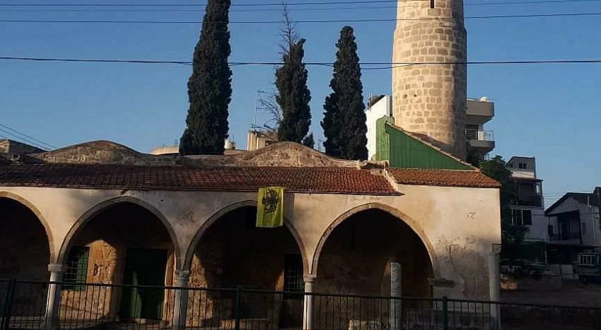 Camiye Bizans bayrağı asan provokatör zihniyete sert tepki