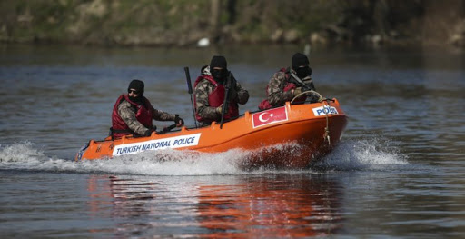 Yunanistan tarafından Türk polis botuna taciz ateşi