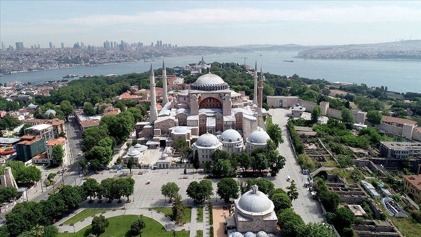 'Ayasofya'nın yeniden camiye dönüştürülmesinin önünde hiçbir engel yok'