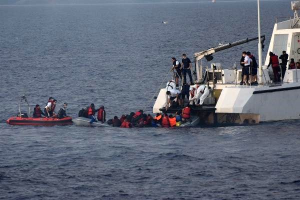 Yunanistan tarafından ölüme terk edilen 84 insan kurtarıldı