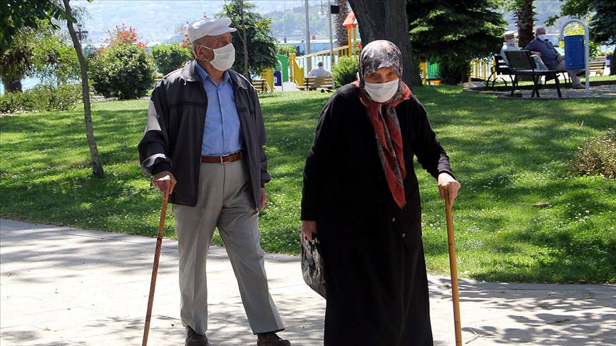 Uzmanından ileri yaştaki vatandaşlara 'yeni normal' uyarısı