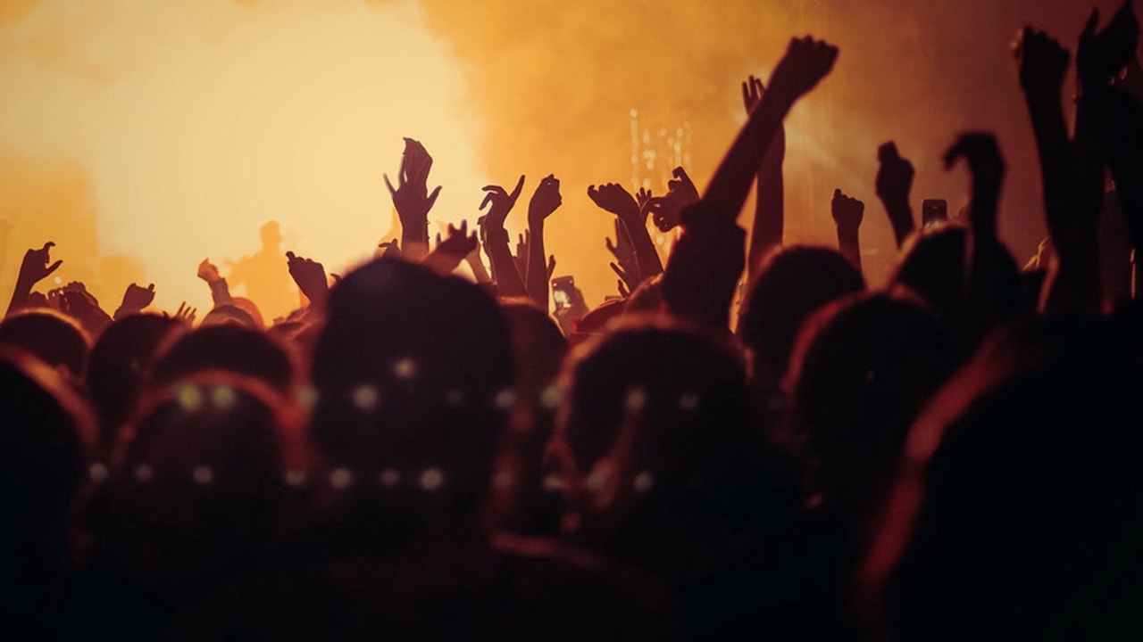 ABD'de gençlerden Korona partisi! Virüsü ilk kapana para ödülü