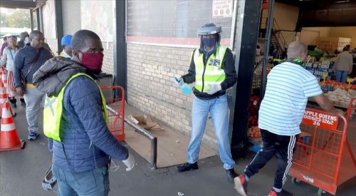 Güney Afrika Cumhuriyeti'nde 1 günde 10 bin 853 Kovid-19 vakası