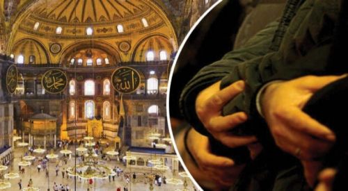 Ayasofya Camii'nin içerisi ve bahçesi dezenfekte edildi