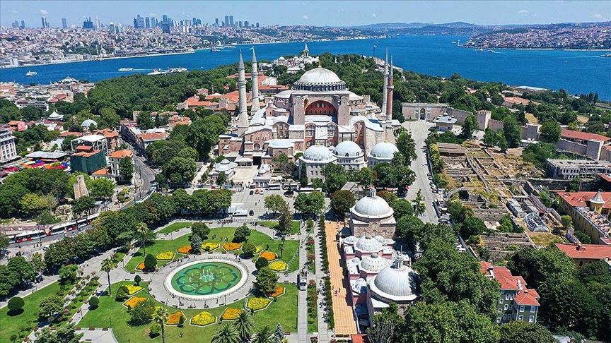 Ayasofya Camisi'ndeki açılış hazırlıklarında sona yaklaşıldı
