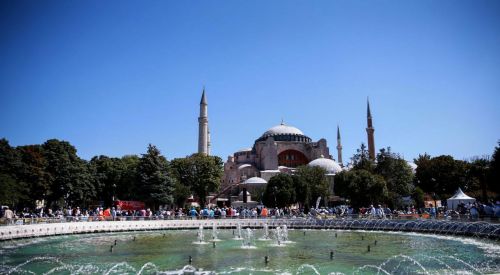 Το Τζαμί Αγία Σοφία άρχισε να λειτουργεί ξανά ως χώρος λατρείας