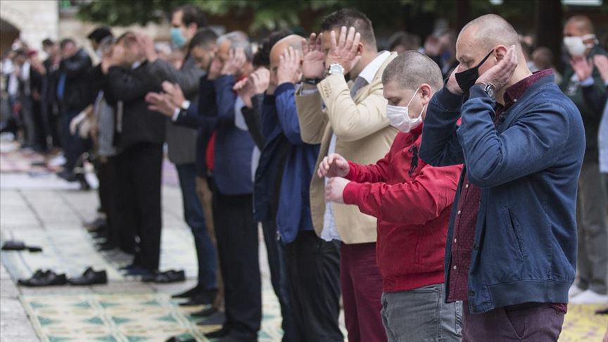 Balkanlar'da artan Kovid-19 vakaları bazı tedbirleri geri getirdi