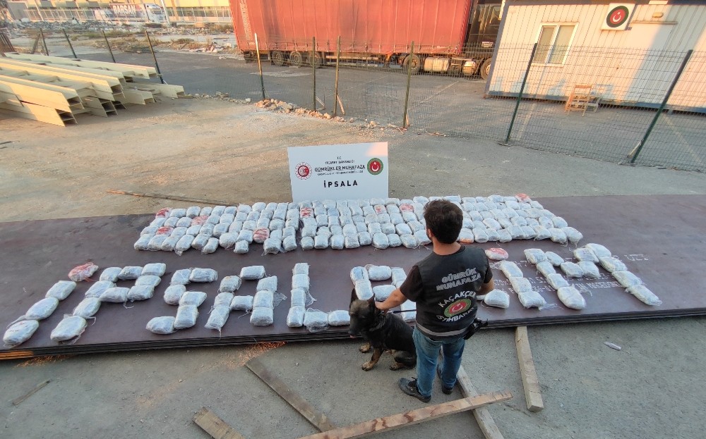 İpsala Gümrük Kapısı'nda 227 kilogram esrar ele geçirildi