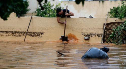 Yunanistan'da şiddetli yağış 7 can aldı