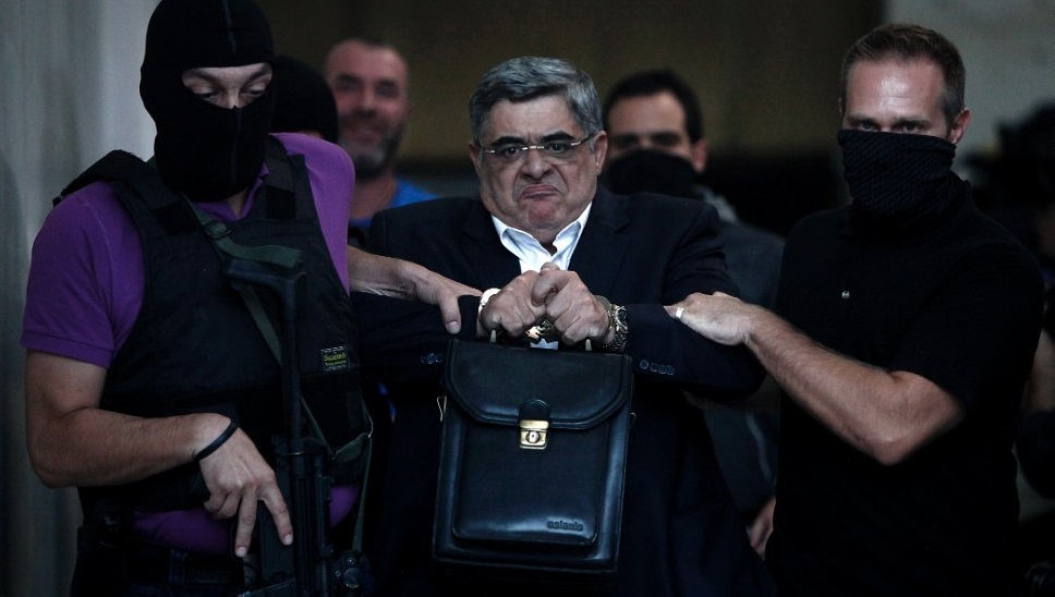 Irkçı Altın Şafak partisi yöneticilerine 13 yıl hapis