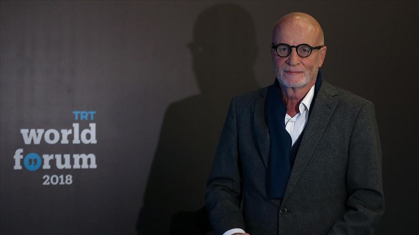 Fransız siyaset bilimci Burgat, Charlie Hebdo'nun kirli geçmişini ortaya döktü