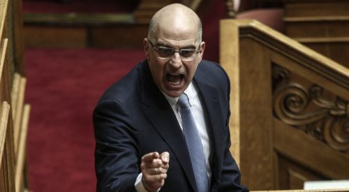 Dışişleri Bakanı Nikos Dendias karantinaya girdi