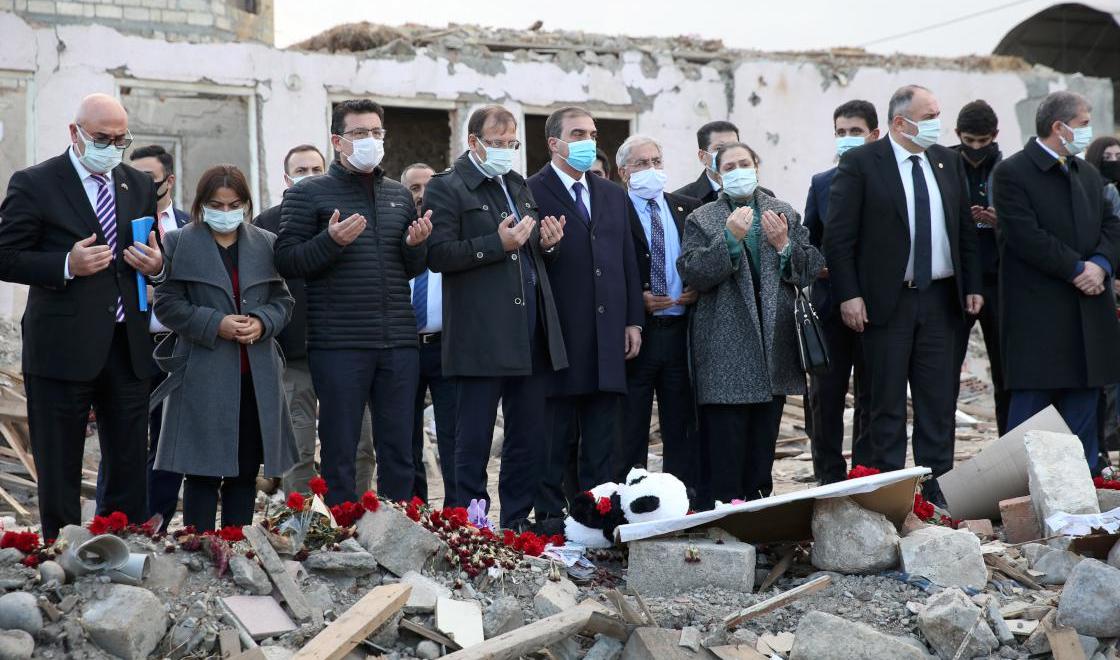 Ermenistan'ın sivilleri öldürdüğü Berde ve Terter ziyaret edildi